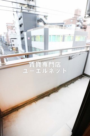 バルコニー　バルコニー付きで採光＆風通し良好！