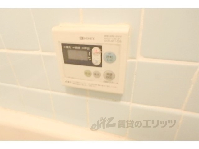 その他設備　給湯器リモコン