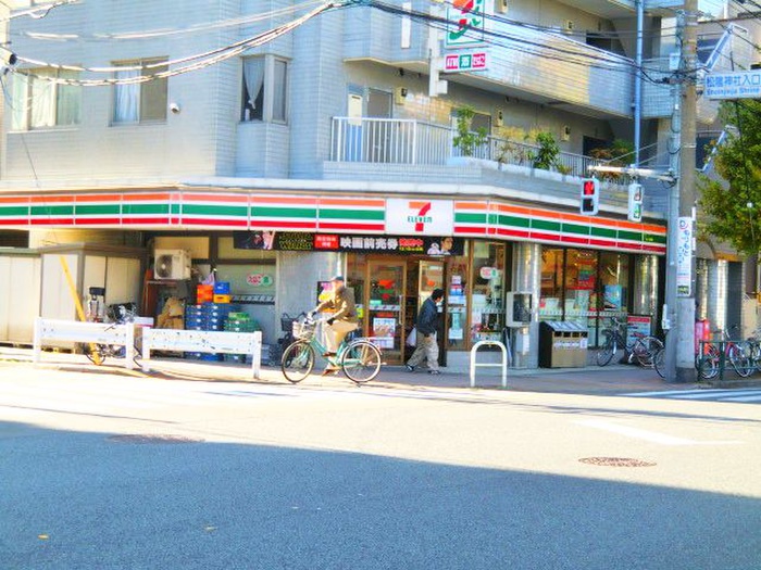 コンビニ　セブンイレブン三軒茶屋世田谷通り店（コンビニ）まで100m