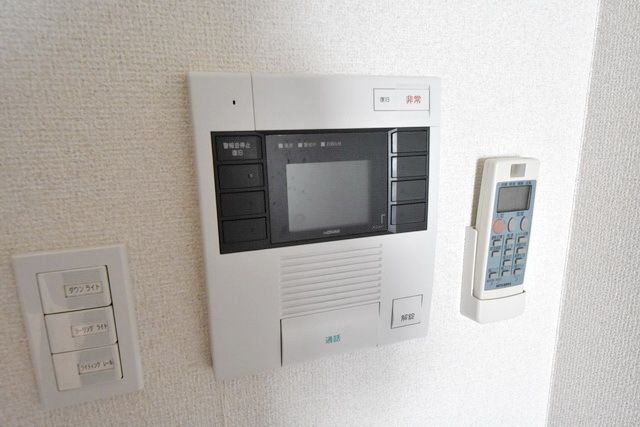 セキュリティ　★不意な訪問者も確認できる安心モニターホン★