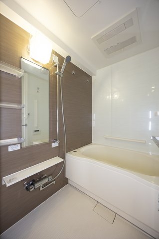 バス・シャワールーム　※写真は同タイプ住戸です。