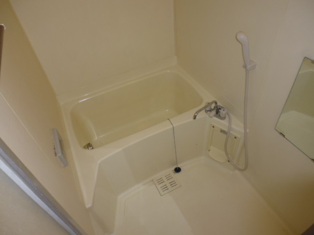 バス・シャワールーム　ゆったり入れる浴槽で気分もリフレッシュ