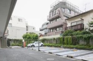 駐車場　空き状況要確認