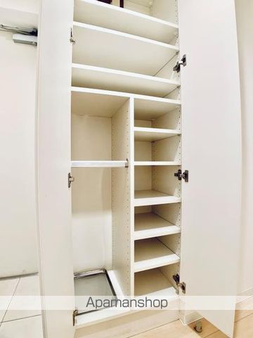 Brillia ist 北沢の居間写真
