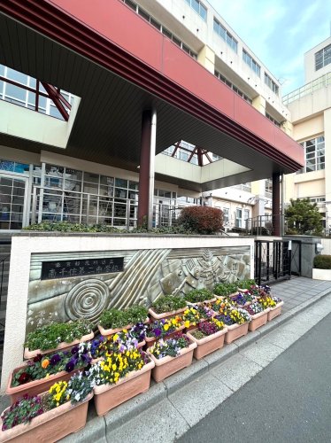 中学校　荒川区立南千住第二中学校（中学校）まで1082m