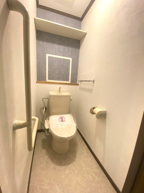 地下鉄千日前線 南巽駅 徒歩4分 3階建 築28年のトイレ写真