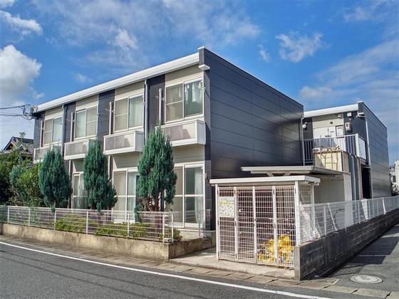 レオパレスドゥジェームの外観写真