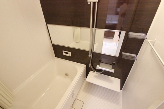 バス・シャワールーム　※別部屋の写真です
