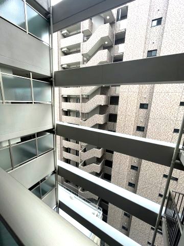 眺望　(参考)同マンション別間取り他部屋の写真（間取り図が正）