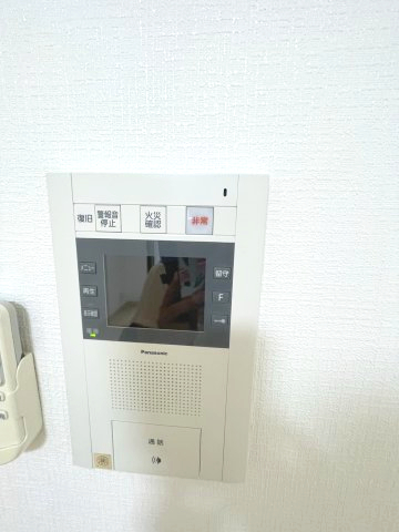 セキュリティ　(参考)同マンション別間取り他部屋の写真（間取り図が正）