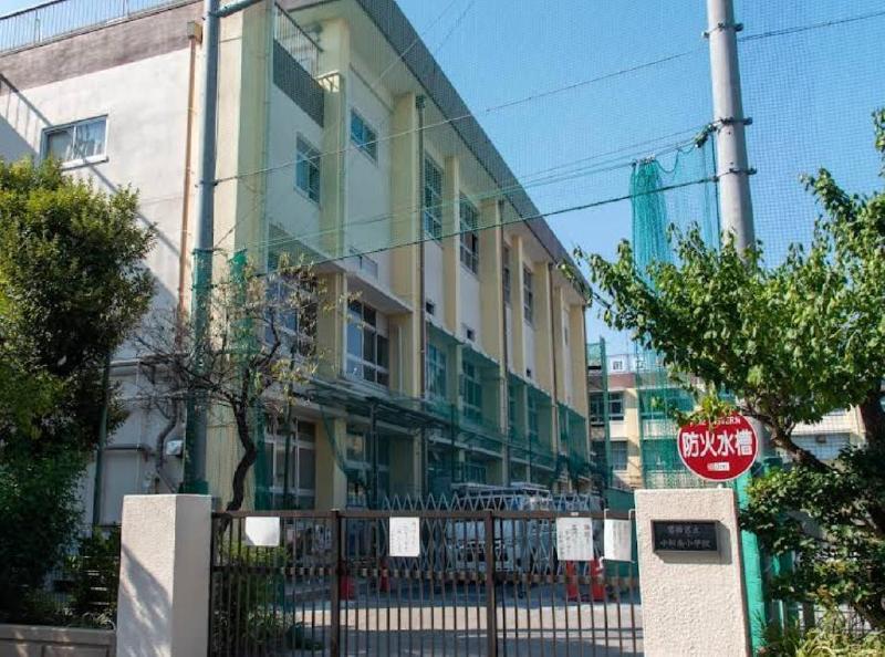 小学校　小松南小学校（小学校）まで180m