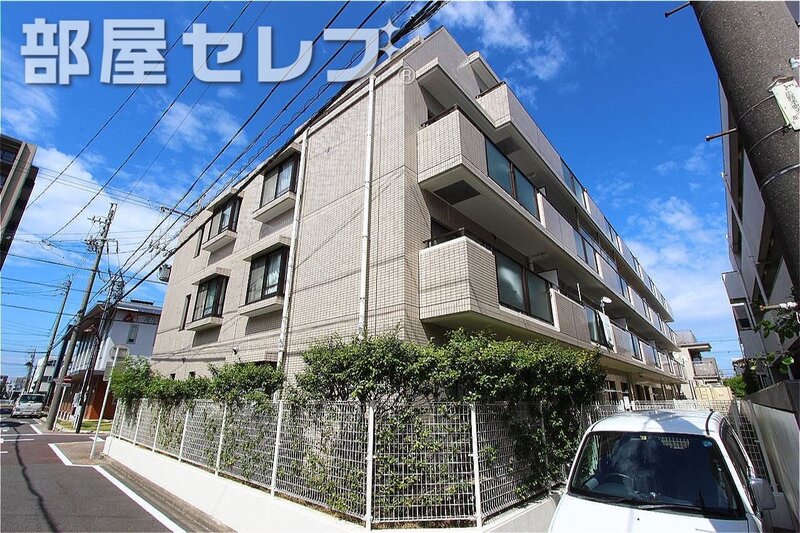 建物外観　タイル貼りの外観。