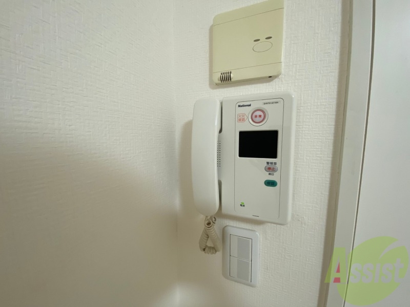 セキュリティ　バルコニーです。洗濯物を干したり一息ついたりできますね！