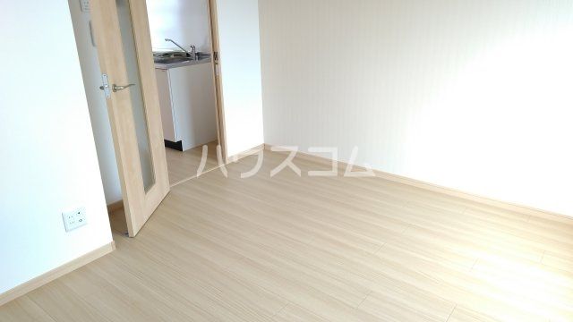 アットリラ行徳の居間写真