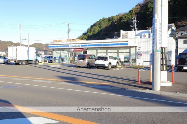 コンビニ　ローソン　岐阜岩崎（コンビニ）まで587m