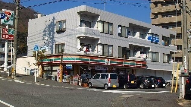 コンビニ　セブンイレブン（コンビニ）まで1700m