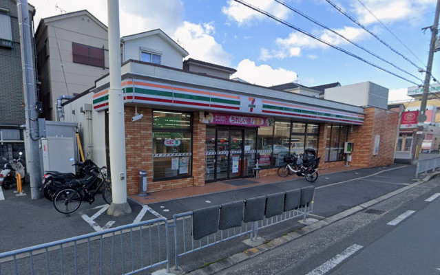 コンビニ　セブンイレブン高槻栄町店（コンビニ）まで200m