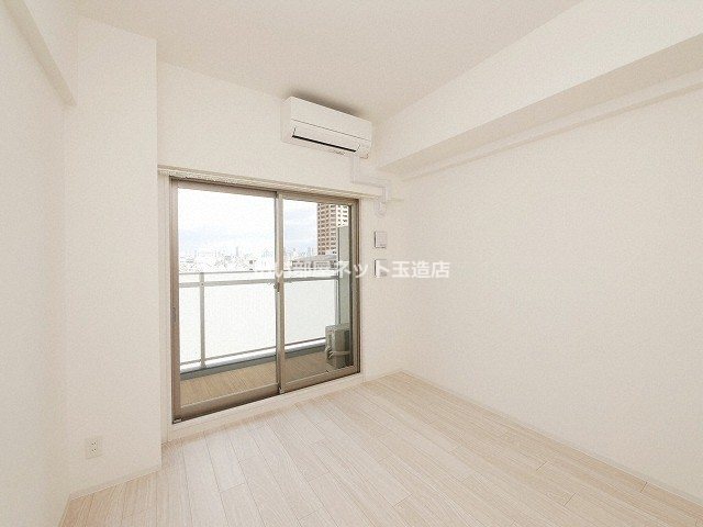 エスリード弁天町クレールの居間写真