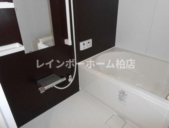 バス・シャワールーム　ゆったり過ごせるお風呂です