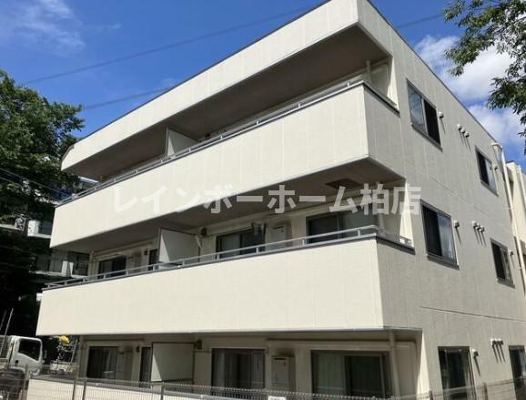 建物外観　落ち着いた雰囲気の外観です