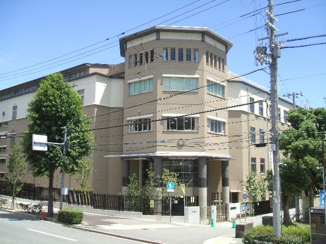 【神戸市灘区寺口町のマンションの小学校】