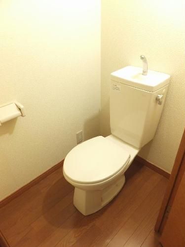 【前橋市国領町のアパートのトイレ】