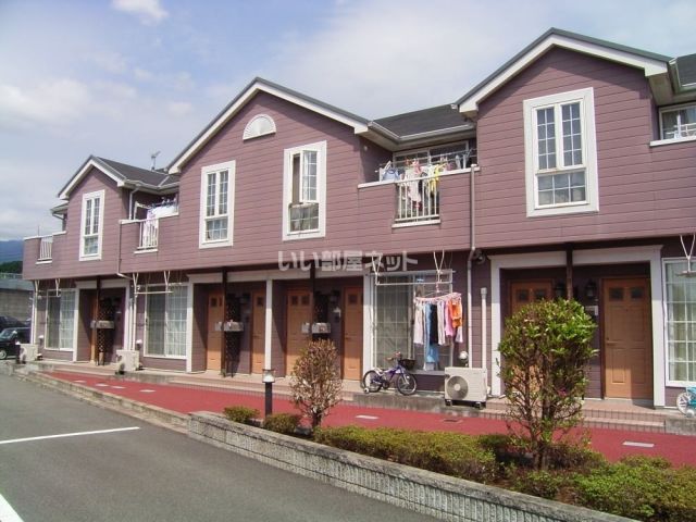 静岡県裾野市富沢（アパート）の賃貸物件の外観