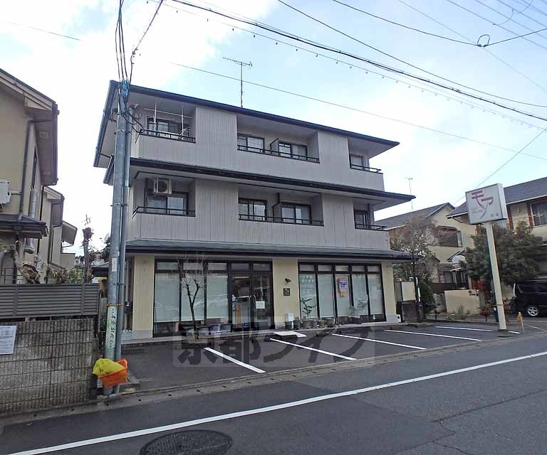 京都市左京区岩倉忠在地町のマンションの建物外観