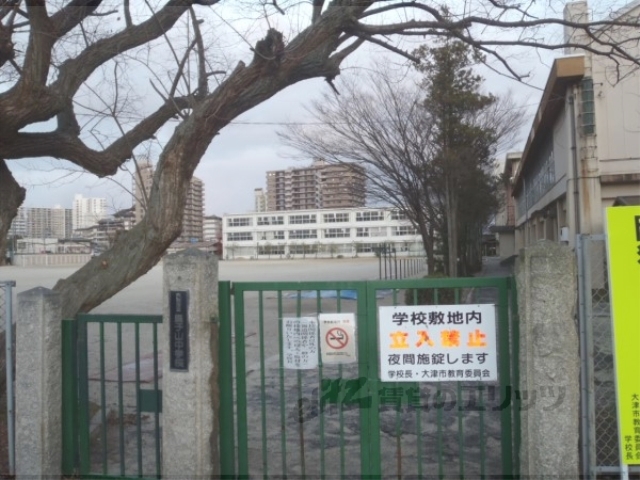 【大津市南志賀のアパートの中学校】