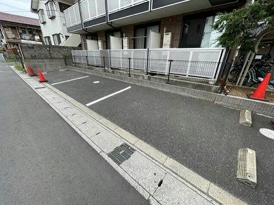 【レオパレスグリーン　サカエの駐車場】