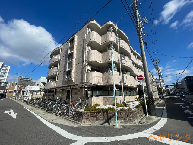 【ジョイフル名城公園の建物外観】