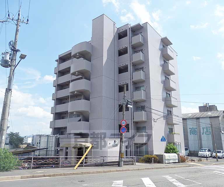 サニークレスト祥山の建物外観