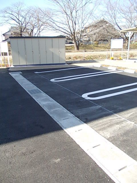 【コンフォート浅野園　桜１の駐車場】