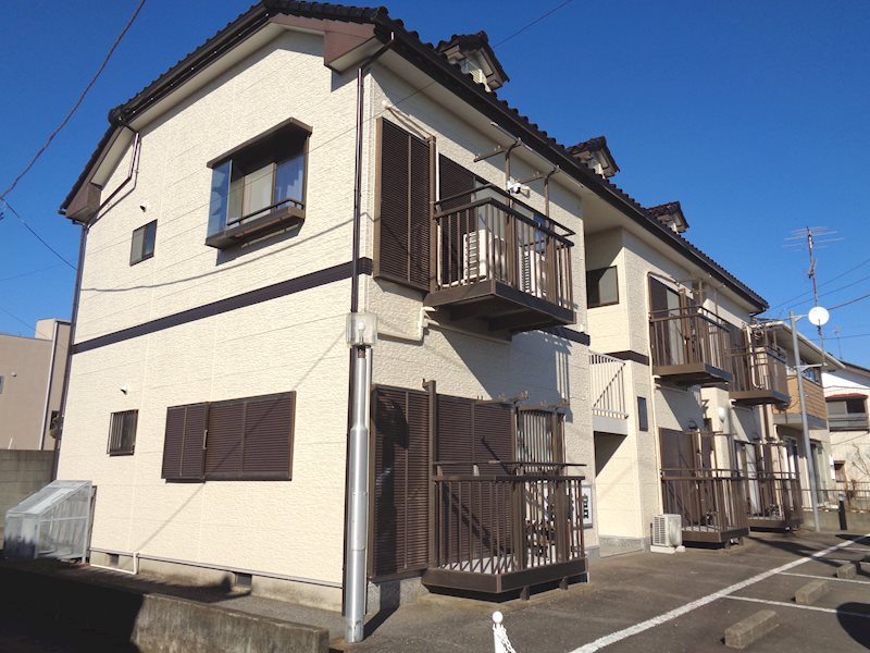 壱番館（高見原)の建物外観