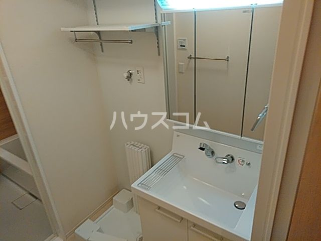 【名古屋市熱田区花町のアパートの洗面設備】