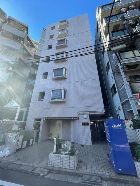 横浜市鶴見区市場大和町のマンションの建物外観