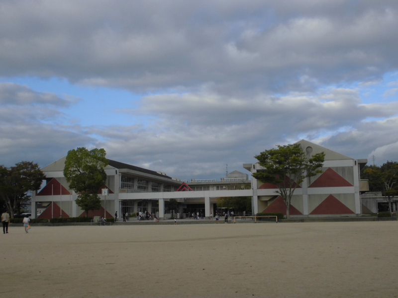 【セントラル向陽台の小学校】