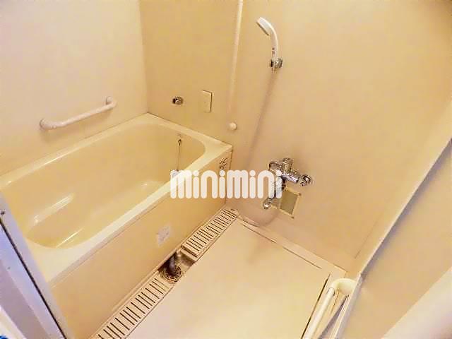 バス・シャワールーム　ゆったりと入れるバスルームです