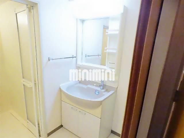 洗面設備　洗面台です。脱衣所として使えます