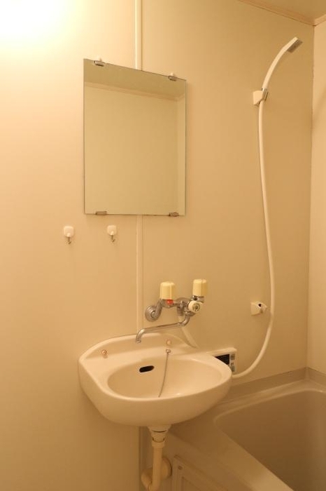 洗面設備　コンパクトで使いやすい洗面所