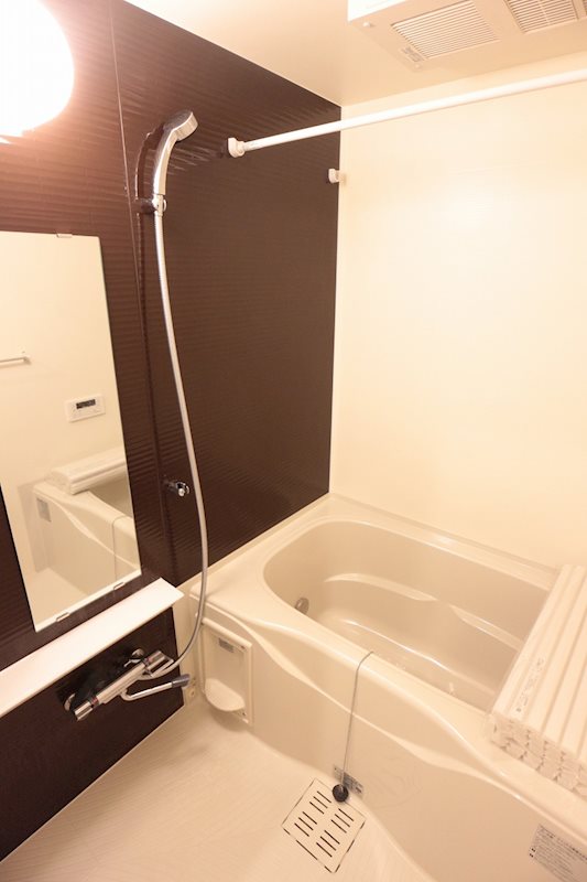 バス・シャワールーム　一日の疲れをゆっくりと癒していただけます。