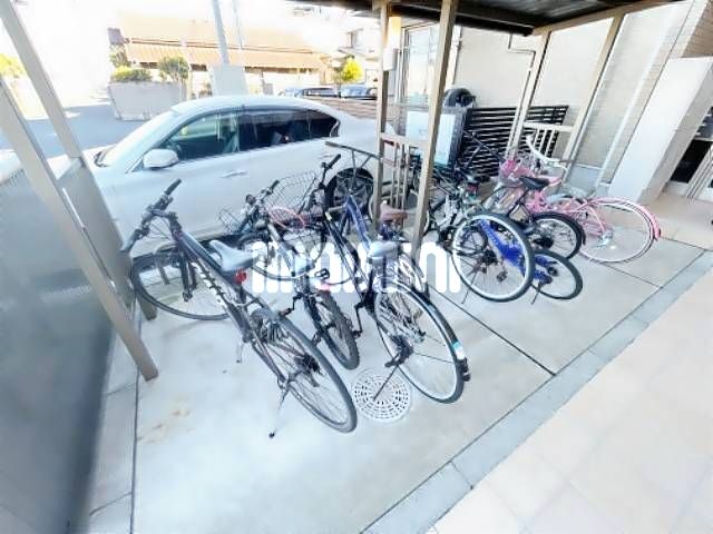 駐車場　駐輪場