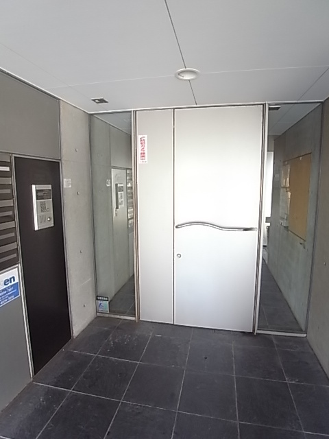 その他共有部分　オートロック完備