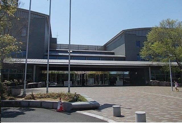 図書館　県立図書館さん（図書館）まで1150m