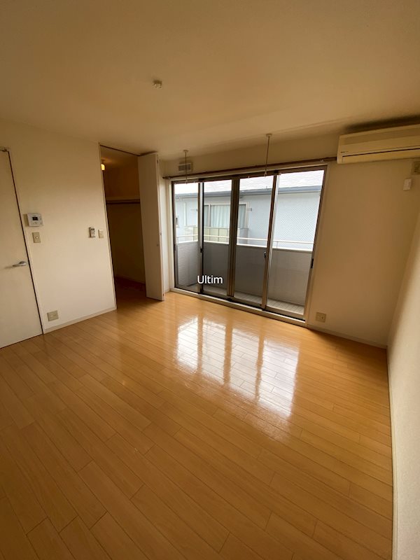 居室・リビング　※他の部屋の写真です