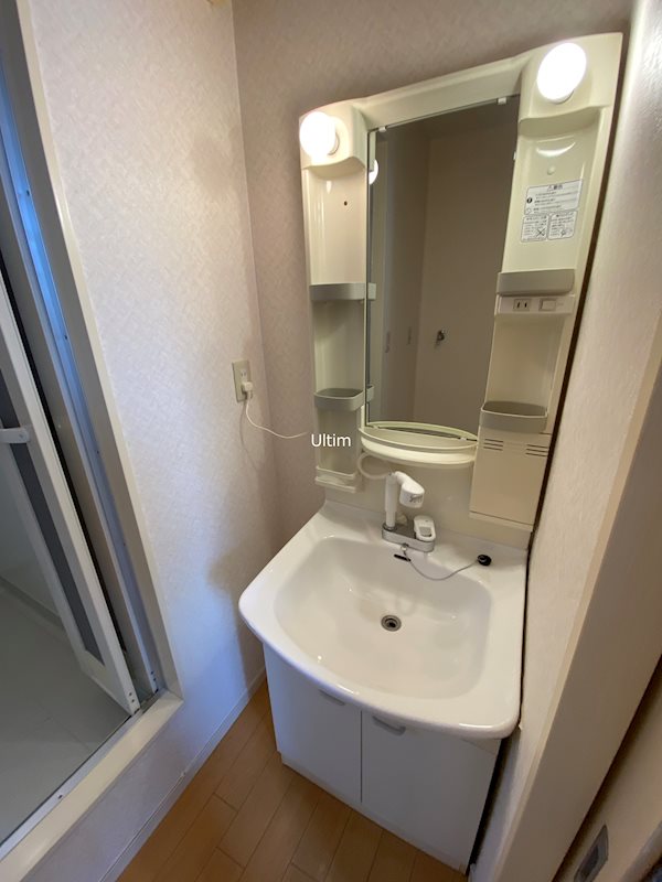 洗面設備　※他の部屋の写真です
