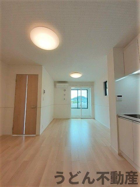 居室・リビング　うどん県のお部屋探しはうどん不動産へ うどんちゃんとLINE