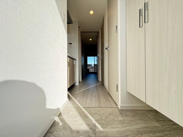 玄関　詳細は、RISUMO江坂本店までお問合せください♪