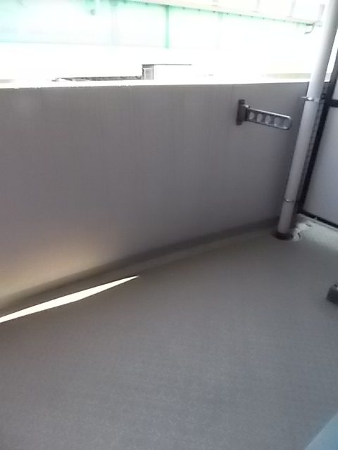 バルコニー　お洗濯にも便利なバルコニー付き