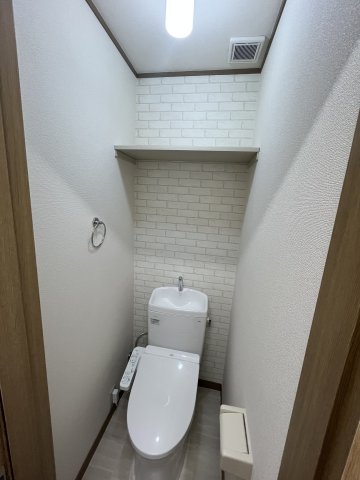 トイレ　※同号室別部屋参考写真です